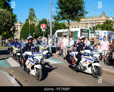 Strasbourg, Bastille Day Parade, formation d'agents de police motorcycles, Alsace, France, Europe, Banque D'Images