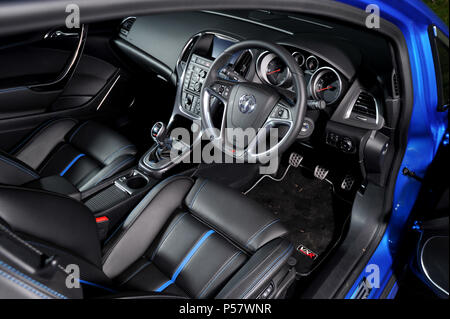2012 Vauxhall Astra VXR éclosent chaud voiture de sport britannique Banque D'Images