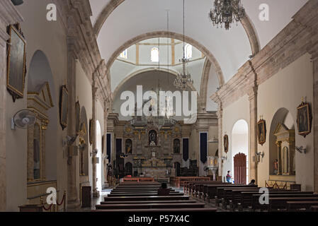 L'intérieur de notre dame de l'immaculée conception, la cathédrale de Campeche, Mexique Banque D'Images