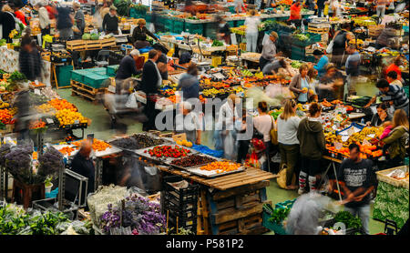 Cascais, Portugal - Juin 9th, 2018 : Cascais food Market est l'endroit où aller si vous voulez des produits frais locaux et de poissons. Journées les plus chargées sont mercredi et samedi Banque D'Images