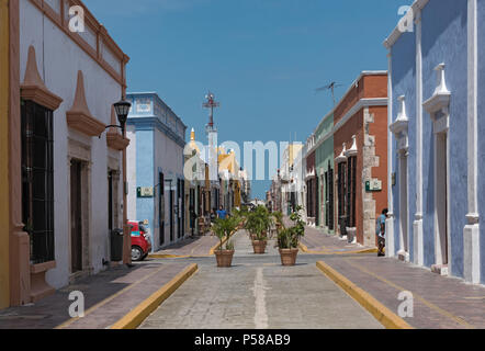 Ruelle dans la vieille ville historique de Campeche, Mexique Banque D'Images