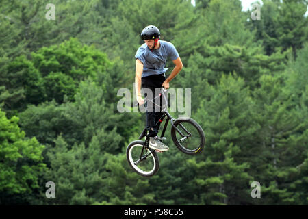 Stunt BMX aérienne Banque D'Images