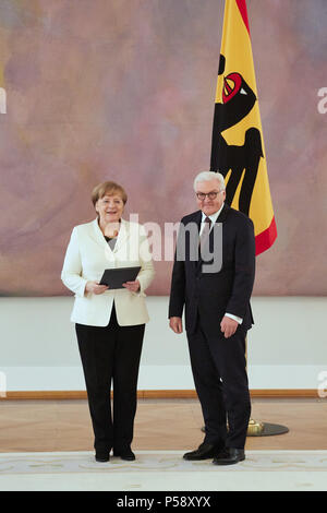 Berlin, Allemagne - Nomination de Chancelier fédéral, M. Ing. Angela Merkel, par le Président fédéral Frank-Walter Steinmeier dans le Grand Hall du château de Bellevue. Banque D'Images