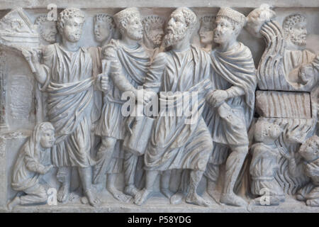 Arrestation de Saint Pierre. Détail de l'époque romaine du sarcophage en marbre de circa 310 Annonce du Astorga Cathedral à León Province sur l'affichage dans le Musée Archéologique National (Museo Arqueológico Nacional) à Madrid, Espagne. Banque D'Images