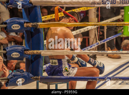 Bangkok, Thaïlande - thaïlandais sont célèbres pour le style de combat de Muay Thai. Ici en particulier des scènes de la Channel 7 Stadium Banque D'Images