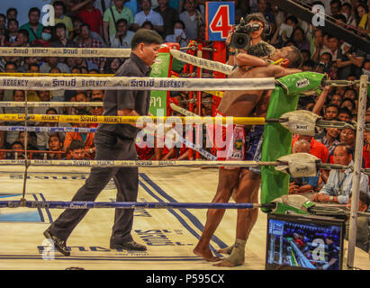Bangkok, Thaïlande - thaïlandais sont célèbres pour le style de combat de Muay Thai. Ici en particulier des scènes de la Channel 7 Stadium Banque D'Images