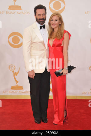 Jennifer Westfeldt, Jon Hamm 401 arrivant à la 65e Primetime Emmy Awards au Nokia Theatre de Los Angeles.Jennifer Westfeldt, Jon Hamm 401 ------------- Red Carpet Event, Vertical, USA, Cinéma, Célébrités, photographie, Bestof, Arts, Culture et divertissement, Célébrités Topix fashion / Vertical, Best of, événement dans la vie d'Hollywood, Californie - Tapis rouge et en backstage, USA, Cinéma, Célébrités, cinéma, télévision, Célébrités célébrités musique, photographie, Arts et culture, Bestof, divertissement, Topix, verticale de la famille de l'année , 2013, enquête tsuni@Gamma Banque D'Images