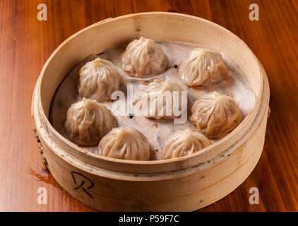 Chinesse nourriture avec Stream Dumpling de porc Banque D'Images