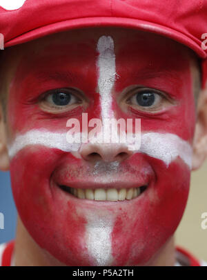 (180626) -- Moscou, 26 juin 2018 (Xinhua) -- un fan de Danemark est perçu avant la Coupe du Monde 2018 groupe C match entre le Danemark et la France à Moscou, Russie, le 26 juin 2018. (Xinhua/Cao Can) Banque D'Images