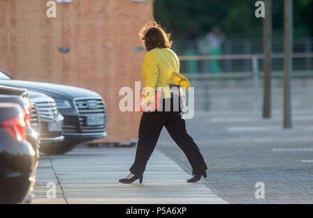 Berlin, Allemagne. 26 Juin, 2018. Président du Parti Social-démocrate (SPD), Andrea Nahles, arrive pour la coalition réunion au sommet à la Chancellerie fédérale. Crédit : Paul Zinken/dpa/Alamy Live News Banque D'Images