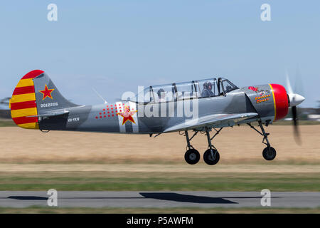 Yakovlev Yak-52W d'avions d'entraînement militaire russe VH-YKW. Banque D'Images