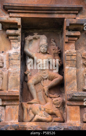 Shiva comme Kalantaka, niche sur le mur nord, Temple de Brihadisvara, Gangaikondacholapuram, Tamil Nadu, Inde Banque D'Images