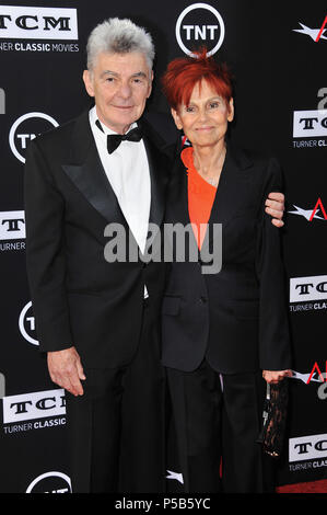 Paula Prentiss, Richard Benjamin Mel Brooks honoré avec American Film Institute Life Achievement Awards au Dolby Theatre de Los Angeles.Paula Prentiss, Richard Benjamin 148 ------------- Red Carpet Event, Vertical, USA, Cinéma, Célébrités, photographie, Bestof, Arts, Culture et divertissement, Célébrités Topix fashion / Vertical, Best of, événement dans la vie d'Hollywood, Californie - Tapis rouge et en backstage, USA, Cinéma, Célébrités, cinéma, télévision, Célébrités célébrités musique, photographie, Arts et culture, Bestof, divertissement, Topix, verticale de la famille de th Banque D'Images