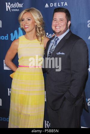 Chaz Bono, Sarah Shriver arrivant à la 24e conférence annuelle de GLAAD Media Awards à l'hôtel JW Marriott. à Los Angeles.Chaz Bono, Sarah Shriver 123 ------------- Red Carpet Event, Vertical, USA, Cinéma, Célébrités, photographie, Bestof, Arts, Culture et divertissement, Célébrités Topix fashion / Vertical, Best of, événement dans la vie d'Hollywood, Californie - Tapis rouge et en backstage, USA, Cinéma, Célébrités, cinéma, télévision, Célébrités célébrités musique, photographie, Arts et culture, Bestof, divertissement, Topix, verticale de la famille de l'année 2013, enquête tsuni@Gamma-USA.co , Banque D'Images