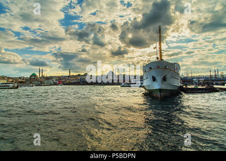 İskelesi Karaköy Istanbul Turquie Banque D'Images