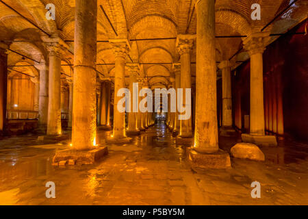 Istanbul, Turquie - le 24 mars 2018. La Citerne Basilique (Yerebatan souterrains Sarnici), l'une des plus grandes citernes antiques qui se trouvent sous la ville Ist Banque D'Images