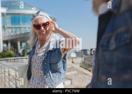 Positive heureux woman smiling Banque D'Images