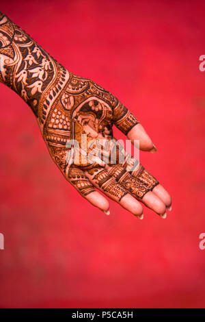 Le Mehndi woman's hand. Pune, Maharashtra, Inde Banque D'Images