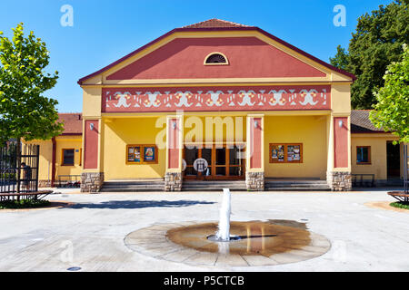 Kulturní centrum un kino, město Zlínský kraj, Napajedla, Česká republika / Centre culturel et cinéma, ville Napajedla, région de Zlin, en Moravie du Sud, Czec Banque D'Images