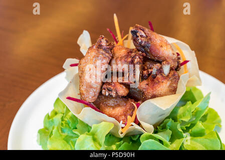 Poulet frit avec sauce douce Thai style Banque D'Images