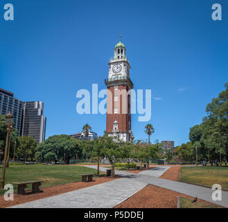 Torre Monumental ou Torre de los ingleses (Tour de l'anglais), tour de l'horloge à Retiro - Buenos Aires, Argentine Banque D'Images