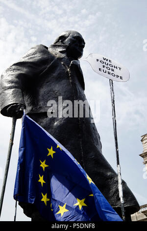 Au 2ème anniversaire de Brexit , le 23 juin 2018, autour de 100 000 personnes ont défilé dans le centre de Londres exigeant un vote du peuple sur l'accord final Brexit. Sta Banque D'Images