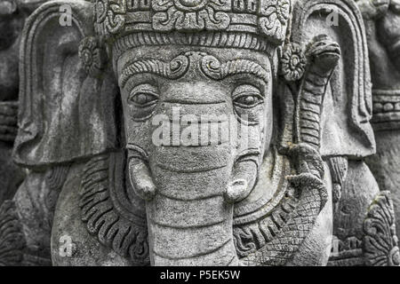 Dans le parc des éléphants de Bouddha Banque D'Images