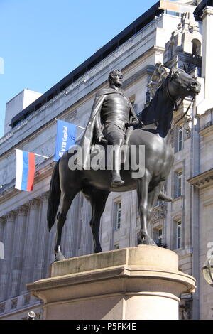 Statue en bronze du duc de Wellington (fait à partir de canons ennemis capturés fondu après la bataille de Waterloo), Londres, Angleterre, Royaume-Uni, PETER GRANT Banque D'Images