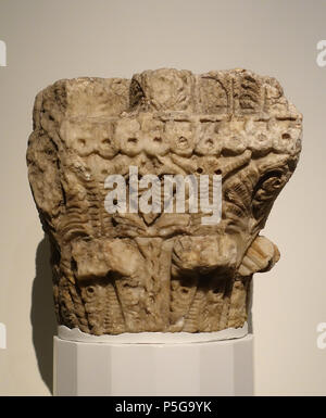 N/A. Anglais : Exposition dans le Musée Aga Khan - Toronto, Canada. Ce travail est assez vieux pour qu'il soit dans le . La photographie était permise dans le musée sans restriction. 6 octobre 2015, 11:36:08. Daderot colonne 371, capitale de la Syrie historique, fin du viie au début du viiie siècle, le marbre, 1 sur 2 - Musée Aga Khan - Toronto, Canada - DSC06312 Banque D'Images