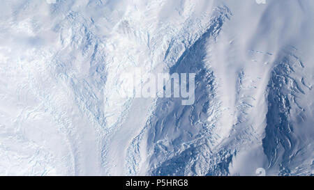 Vue aérienne de deux glaciers de vallée, l'Antarctique Banque D'Images