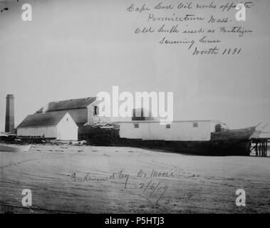 N/A. Anglais : écrit sur cette photographie est l'inscription suivante : 'Cape Cod huilerie en face de Provincetown [signifiant 'on Long Point'], Mass. vieux hulk utilisés comme engrais maison de dépistage d'une valeur de 1891.-.' bas inscription (ajouté plus tard) dit : "Condamné par le Dr Moore 2/6/[19]19' ID Image : poisson6914, NOAA Fisheries historique de crédit Collection : la morue du golfe du Maine, NOAA National Projet de sanctuaires marins, gracieuseté des Archives nationales de la données EXIF : RG 22-C. Records du U.S. Fish and Wildlife Service. Commissaire américain des poissons et de la pêche. Cyanotypes : activités de pêche commerciale dans la région de th Banque D'Images