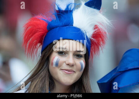 Moscou, Russie. 26 Juin, 2018. Étudiantes françaises Ventilateur, femme, ventilateur, Fans, spectateurs, supporter, supporter, portrait, Portrait, Close Up, Danemark (DEN) - France (FRA) 0 : 0, premier tour, Groupe C, 37, Jeu sur 26.06.2018 à Moscou ; Coupe du Monde de Football 2018 en Russie à partir de la 14.06. - 15.07.2018. Utilisation dans le monde entier | Credit : dpa/Alamy Live News Banque D'Images