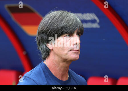 Kazan, Russie. 27 Juin, 2018. Le soccer, FIFA Coupe du Monde, Groupe F préliminaire, l'Allemagne contre la Corée du Sud, à l'Kazan-Arena. Le formateur de l'Allemagne Joachim Loew. Crédit : Christian Charisius/dpa/Alamy Live News Banque D'Images