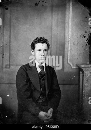 [Un jeune homme] [GRAPHIC].. 1 : négatif, verre au collodion humide, n&b ; 11 x 8 cm. vers 1875. Thomas, John, 48 Un jeune homme ANL3364820 Banque D'Images