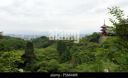 Vue sur la ville de Kyoto temple Kiyomizudera Banque D'Images