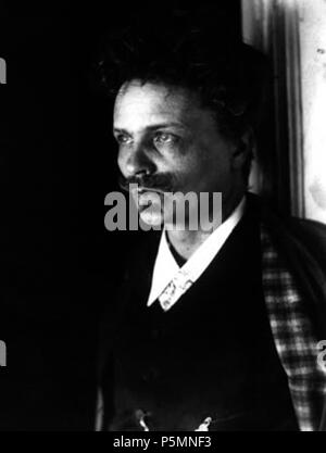 N/A. Anglais : Auto-portrait de l'écrivain suédois August Strindberg. circa 1892-1893[1]. August Strindberg (1849-1912) Noms alternatifs Johan August Strindberg ; A. Srindberg Strindbergs Annabella100 ; ; ; Sutorintoberuku Johan Août Strindberg peintre et écrivain suédois Description Date de naissance/Décès 22 Janvier 1849 14 mai 1912 Lieu de naissance/décès Paroisse Cathédrale de Stockholm Adolf Fredriks församling Stockholm lieu de travail contrôle d'autorité : Q7724 VIAF:54154627 ISNI:0000 0001 2133 4198 ULAN:500018793 RCAC:n:NLA79005597 35528893 150 WorldCat August Strindberg autoportrait photographique Banque D'Images