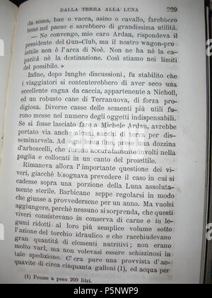 N/A. Photo du livre 'Dalla Terra Alla Luna', imprimé en 1880. . Jules Verne (1828-1905) Noms alternatifs Jules Gabriel Verne écrivain français Description Date de naissance/Décès 8 Février 1828 24 mars 1905 Lieu de naissance/décès Nantes Amiens période de travail 1850- Contrôle d'autorité : Q33977 VIAF:76323989 ISNI:0000 0001 2140 0562 ULAN:500253402 RCAC:n:NLA79064013 35580378 407 WorldCat Dalla Terra alla Luna - 229 Banque D'Images