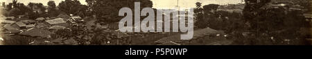 N/A. Anglais : YOKOHAMA. … À la fin de la troisième année de l'ouverture du port la communauté étrangère numérotés de 126 ; à partir de ce moment, cependant, il s'est multiplié considérablement. Le 26 novembre 1866, Yokohama, qui avait progressé depuis sa création en 1859 avec une salubrité et la rapidité de ses bienfaiteurs les plus optimistes n'auraient pu être prévues, a été visité par un incendie catastrophique, qui a balayé une grande partie de la ville natale, et environ un tiers des étrangers, détruisant un bien assuré pour la somme de deux millions et demi de dollars, en plus d'un grand nombre de choses qu'w Banque D'Images