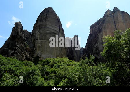 Au cours de l'été météores à Kastraki, Kalambaka, Thessayly région, près de la ville de Trikala, Grèce. Banque D'Images
