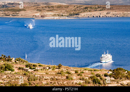 Les ferries de la compagnie Gozo Channel les passagers et les voitures navette à travers le canal de Comino entre Malte et Gozo. Banque D'Images