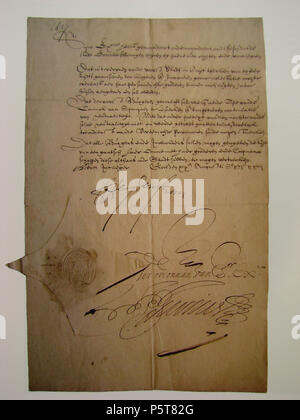 N/A. Anglais : accord de capitulation, signée après le siège de Grol (Groenlo) en 1627. Partie 3 de 3, destiné à l'instruction et les citoyens de Grol. Signé le 19 août 1627, par Frederick Henry et Constantijn Huygens. Nederlands : Capitulatie-overeenkomst, getekend na het Beleg van Grol (Groenlo) en 1627. Deel 3, van 3, bedoeld voor de magistraat en inwoners van Grol. Getekend op 19 augustus 1627 Frederik Hendrik en porte Constantin Huygens. 1627. Frederik Hendrik 269-Capitulatie getekend overeenkomst na het Beleg van Groenlo en 1627 - traité signé après le siège de Grol Banque D'Images