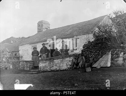 [Carreg Bach, Bardsey] [GRAPHIC].. 1 : négatif verre, plaque sèche, n&b ; 12 x 16,5 cm. vers 1885. Thomas, John, 277 Carreg Bach, Bardsey ANL3363883 Banque D'Images