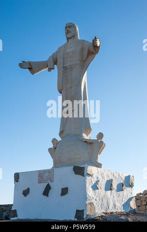 Artenara, Gran Canaria- 25 Décembre, 2017. Mirador del Cristo, Caldera de Tejeda, sur le sommet des montagnes La Cilla. La sculpture au Rédempteur Banque D'Images