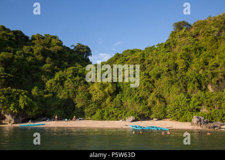 Baie de Bai Tu Long, Vietnam. Banque D'Images