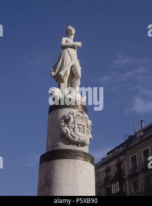 La STATUE DE LA MARIBLANCA - RÉPLIQUE DE LA PREMIÈRE QUE SE ENCUENTRA EN EL MUSEO MUNICIPAL. Auteur : Ludovico Turqui (xviiie s.). Emplacement : Porte du Soleil, de l'Espagne. Banque D'Images