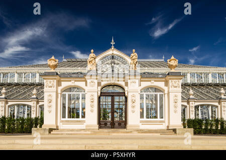 Chambre tempérée à Kew JBR, entrée extérieure. Banque D'Images