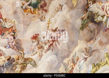Vienne, Autriche - 4 novembre, 2015 : Karlskirche plafond avec fresco, c'est une église baroque située sur le côté sud de la Karlsplatz à Vienne Banque D'Images