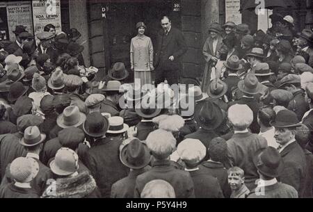 JOHN MAYNARD KEYNES EL DIA DE SU BODA 1925. Banque D'Images