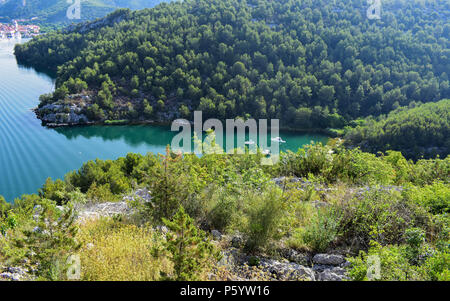 Beau paysage avec une mer cristalline, une destination de voyage, vacances en Croatie Banque D'Images