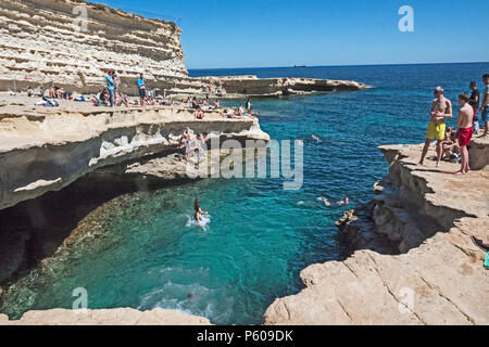 MALTE Marsaxlokk Piscine Saint Pierre Banque D'Images